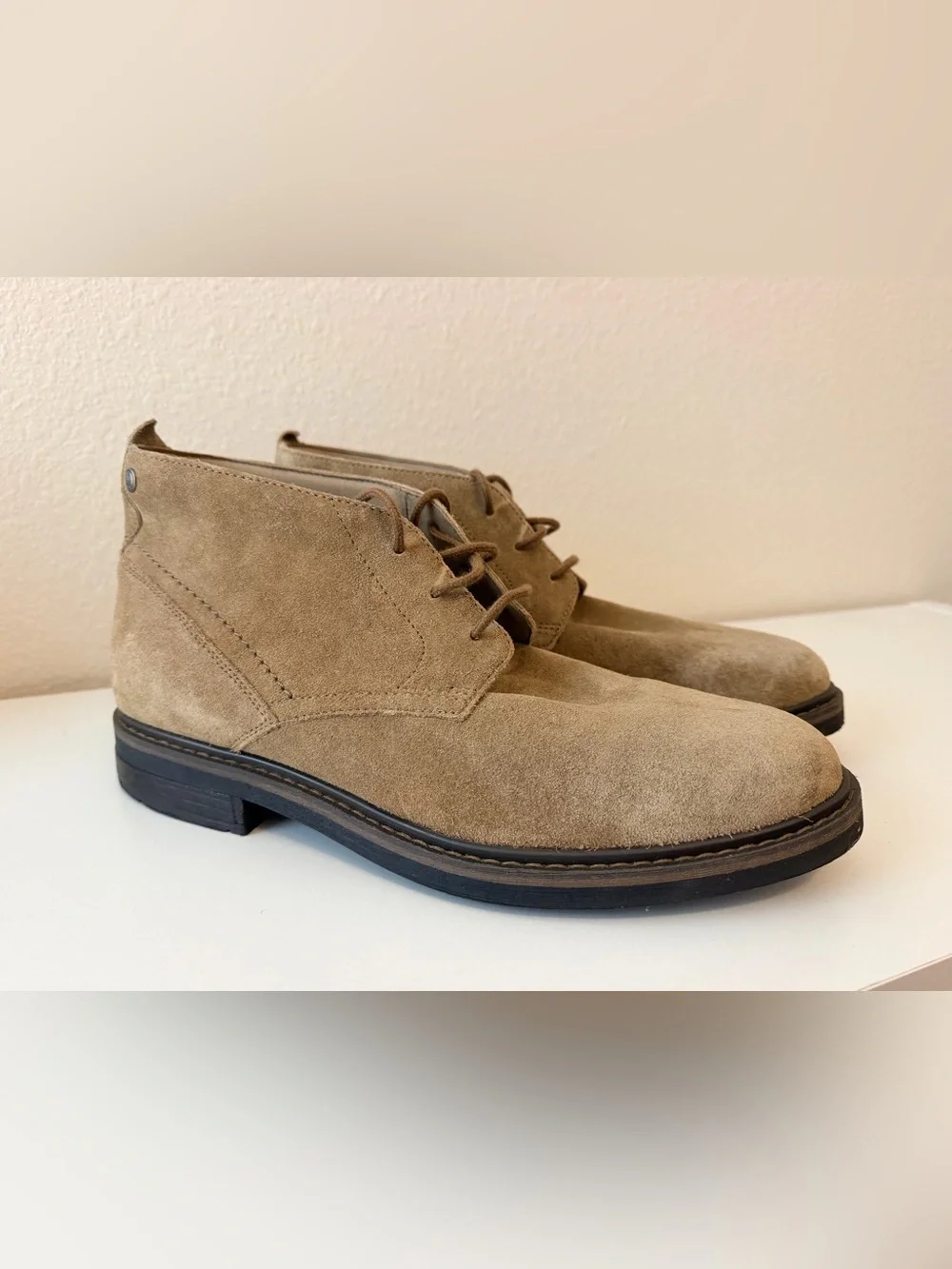 Clarks Newford Mid Chukka Boots – Men’s Size 11M – Dark Sand Suede